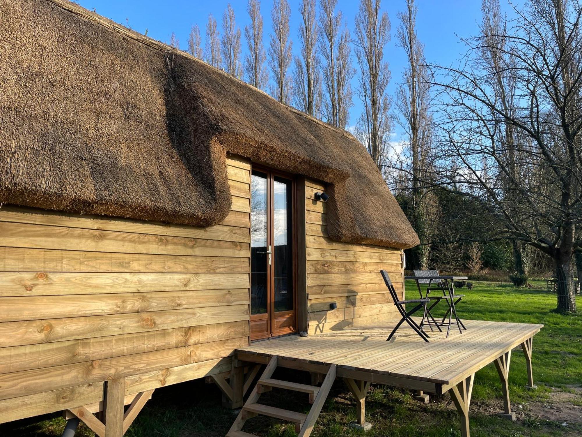 Le Domaine Caribou Bed and Breakfast Sainte-Opportune-la-Mare Exteriör bild
