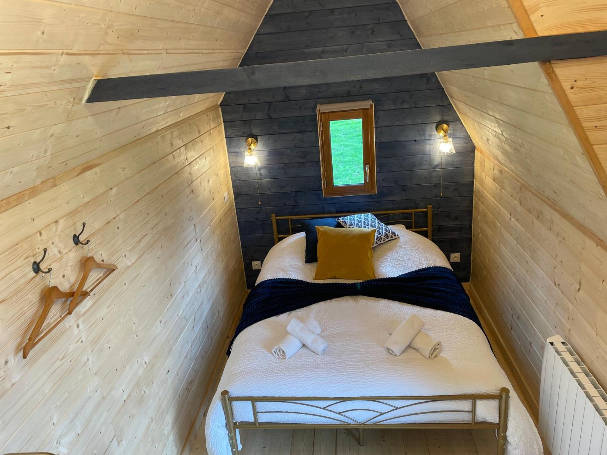 Le Domaine Caribou Bed and Breakfast Sainte-Opportune-la-Mare Exteriör bild